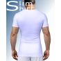 Mannen in ons corrigerende t-shirt ervaren directe figuurcorrectie en zelfvertrouwen.